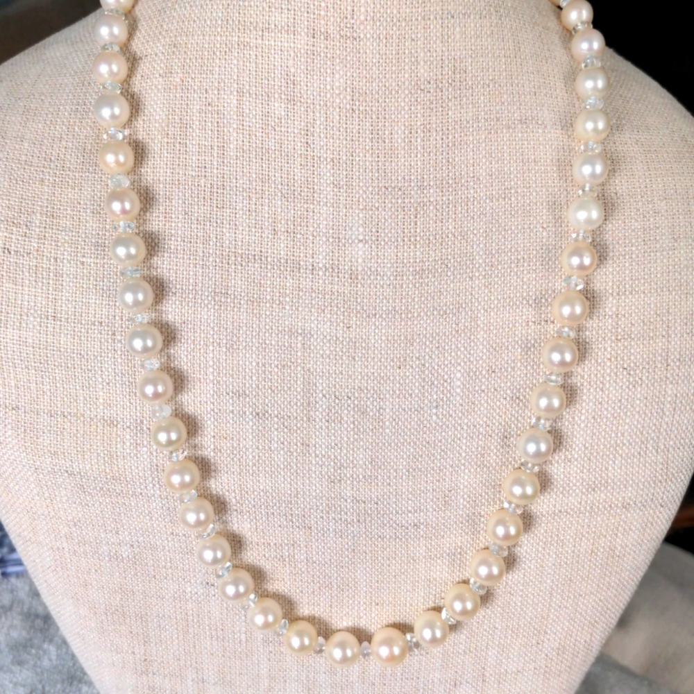 Genuine pearl & topaz necklace.  24"   9-10 mm pearls, faceted blue gems,  Nt